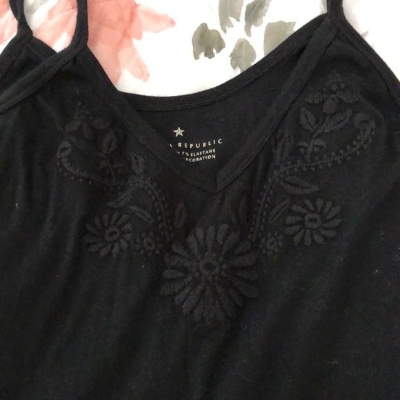 Banana Republic Tops - Banana Republic Embroidered Tank: M Banana Republic Tops - Banana Republic Embroidered Tank: M